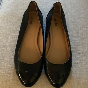 Women’s black flats size 9 like new